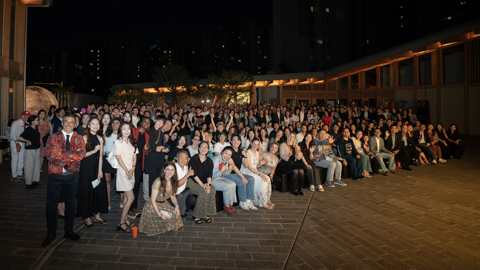 Group picture of SKIW participants, organizing team and partners.